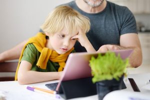 با فرزند پرتوقع خود چگونه برخورد کنید