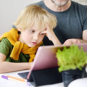 با فرزند پرتوقع خود چگونه برخورد کنید